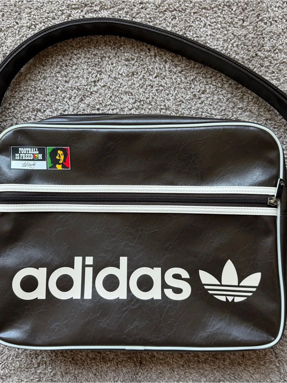 JAMAICA BOB MARLEY FOOTBALL SOCCER MESSENGER SHOULDER BAG ZIPPER CLOSURE WHITE
